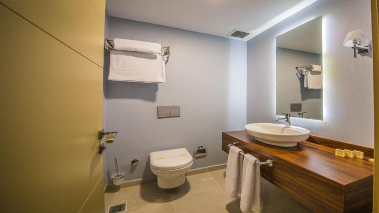 Bendis Hotel Halic Екстер'єр фото